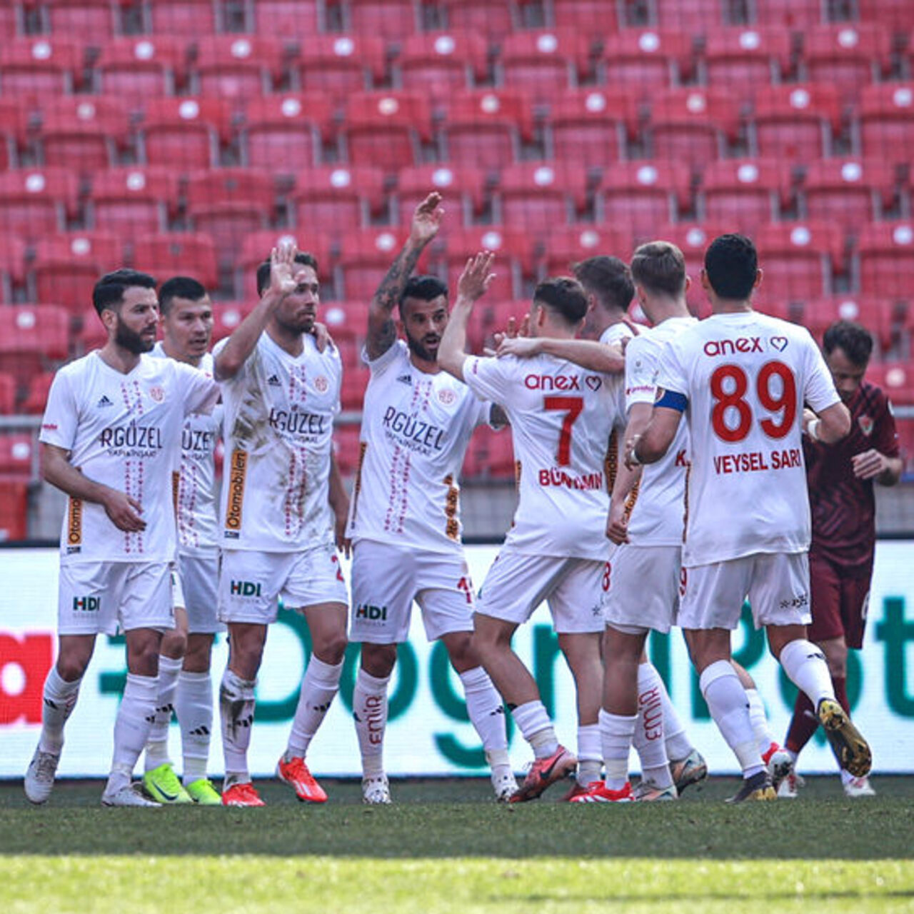 Antalyaspor deplasmanda kazandı!