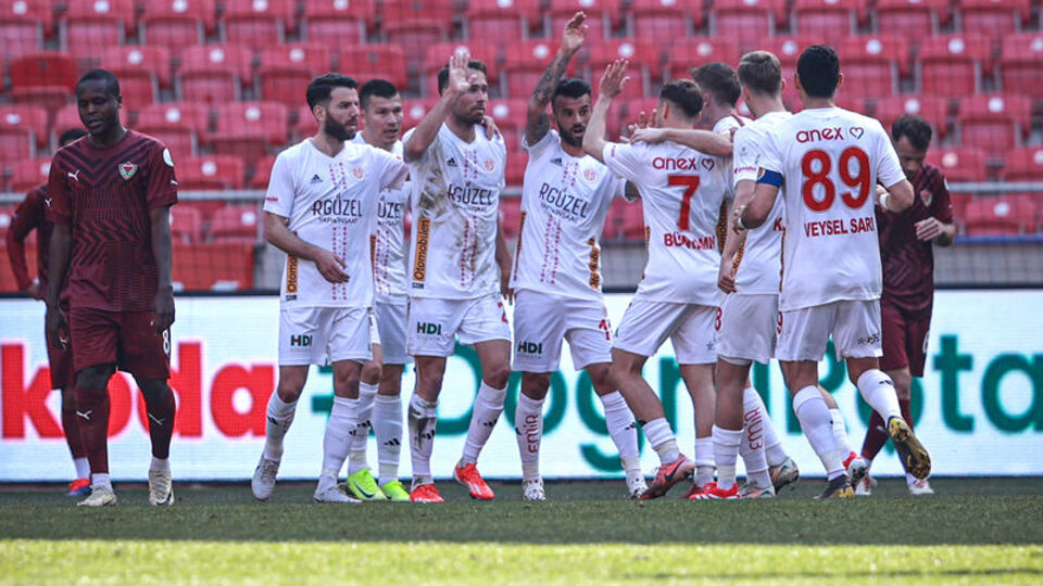 Antalyaspor deplasmanda kazandı!