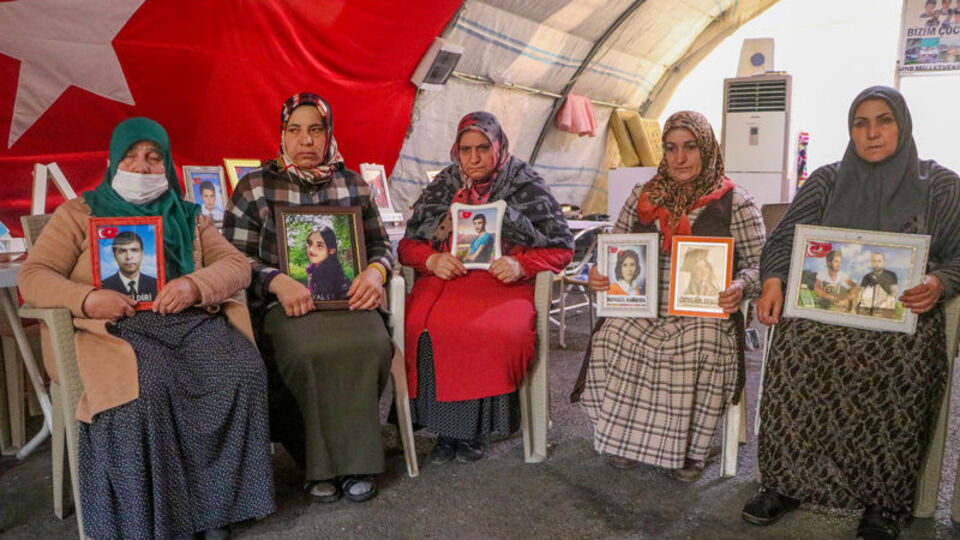 Diyarbakır anneleri evlatlarına kavuşmak istiyor