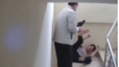 Engelli çocuğa anne ve babasından şiddet!