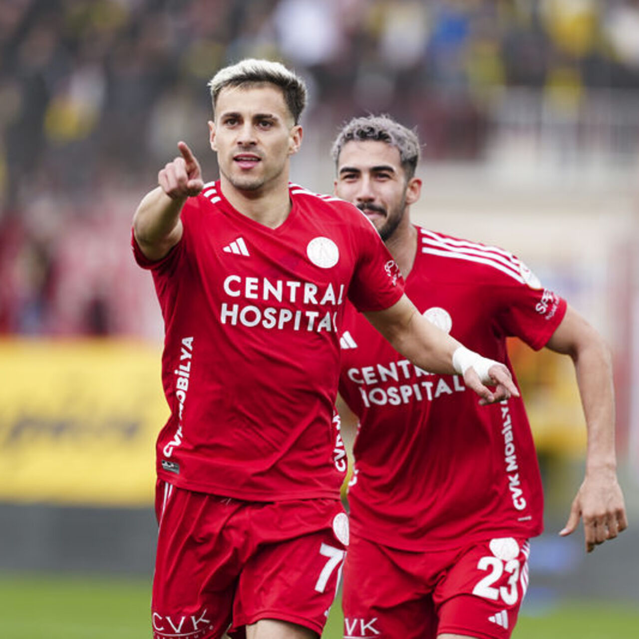 Ümraniyespor evinde 2 golle kazandı!