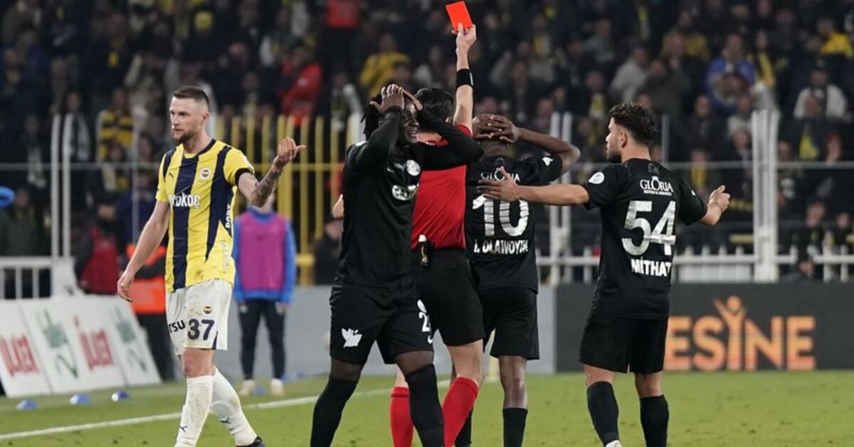Rizespor Maç Sonrası Paylaşım