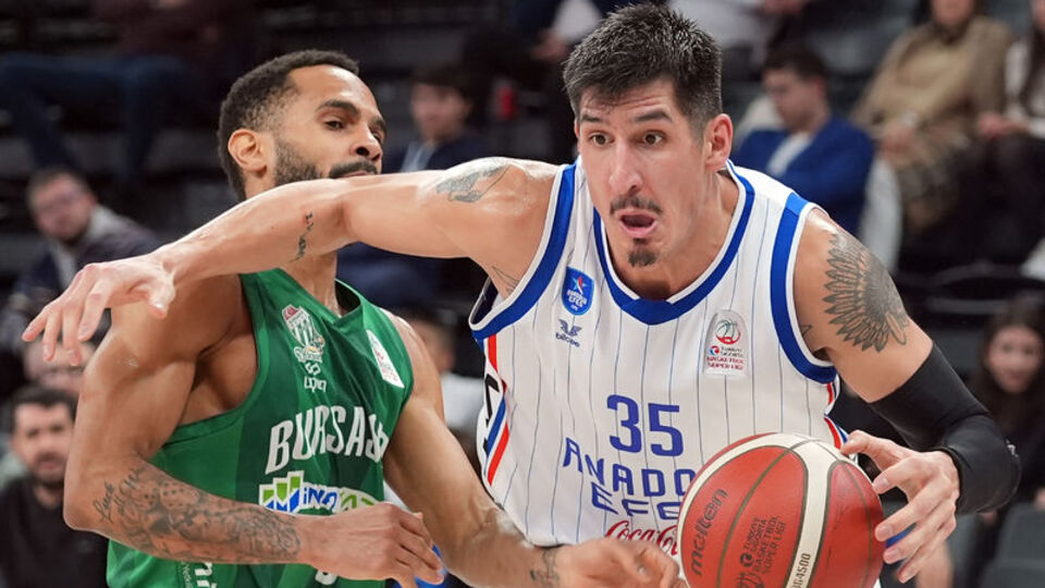 Anadolu Efes sahasında kazandı!