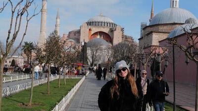 Yeni yenge İstanbul'u keşfetti