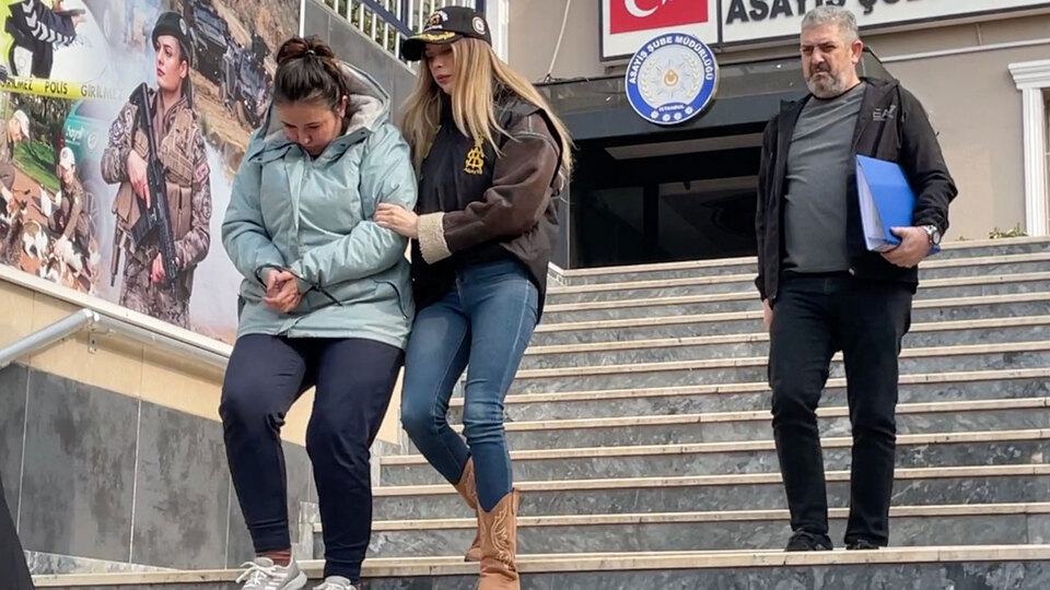 430 kişiyi mağdur ettiler! Dolandırıcı aile çetesi!