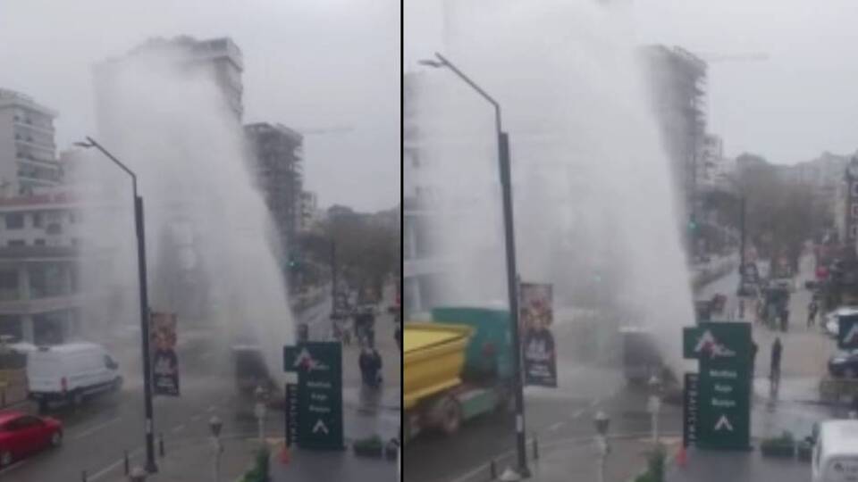 Kadıköy'de su borusu patladı