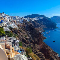 Santorini Adası'nı terk ediyorlar