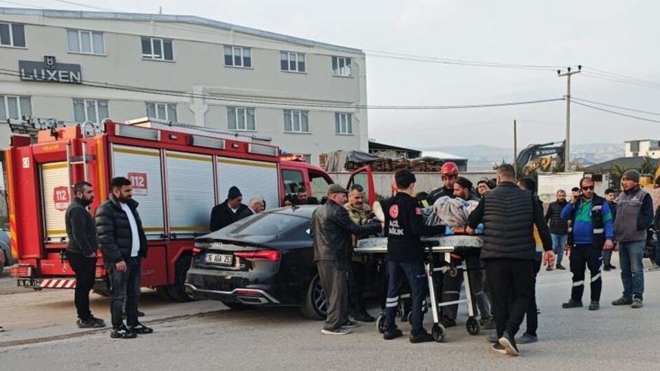 Öğrenci servisi kaza yaptı: 10 yaralı