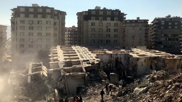 6 Şubat'taki felakette kaybolan yakınlarını arıyorlar