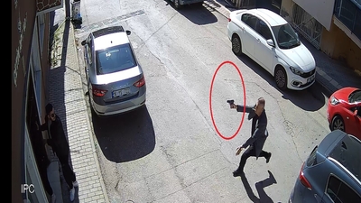 "Annemizi öldürmemesi için kardeşimle önüne geçtik!"