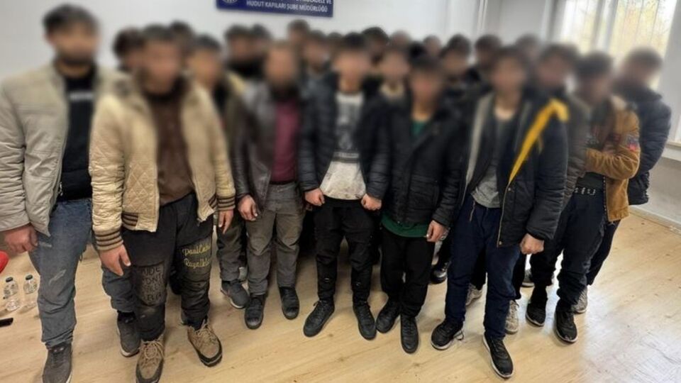 Gizli bölmeden 26 göçmen çıktı