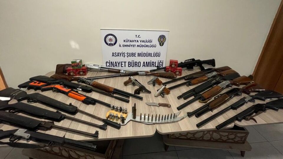 Silah görseli paylaşan 12 kişi yakalandı