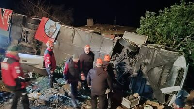 Yolcu otobüsü uçuruma yuvarlandı: 1 ölü, 32 yaralı!