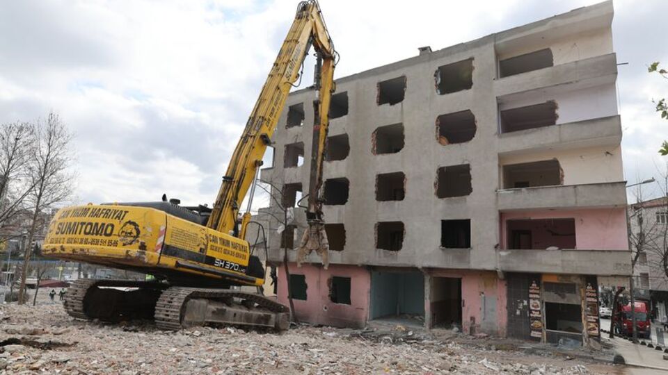 Bağcılar'da 4 bin 43 bina yenilendi