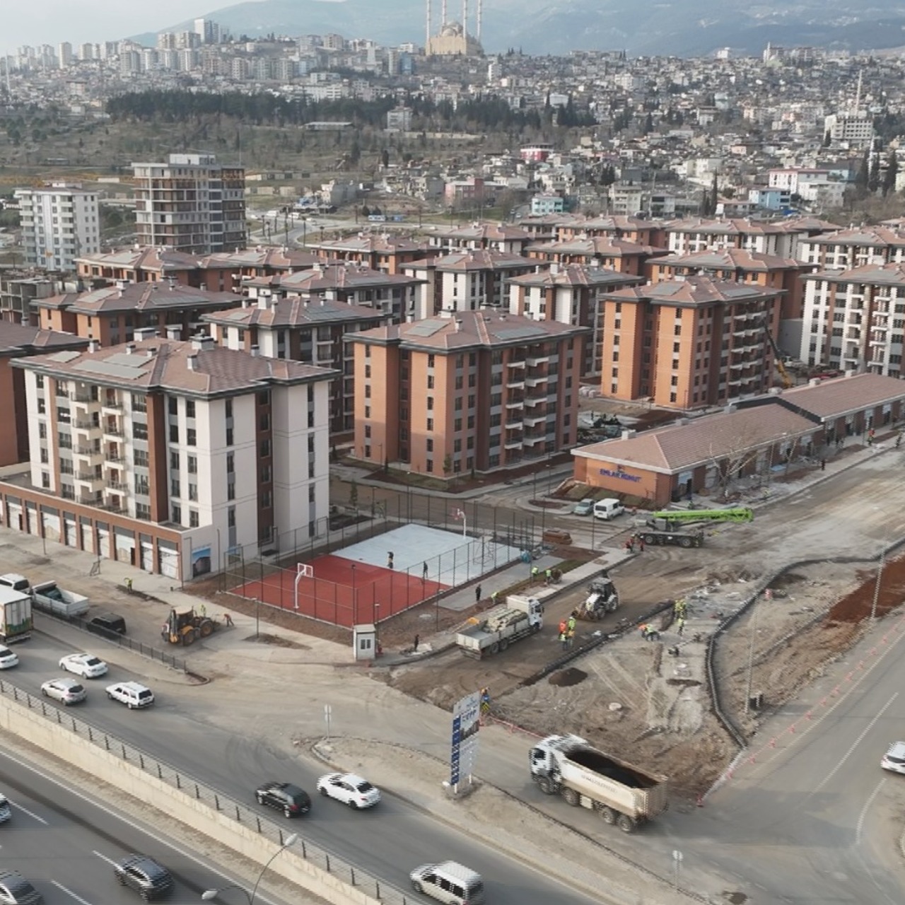 Habertürk depremin sembollerinden Ebrar Sitesi’nde 