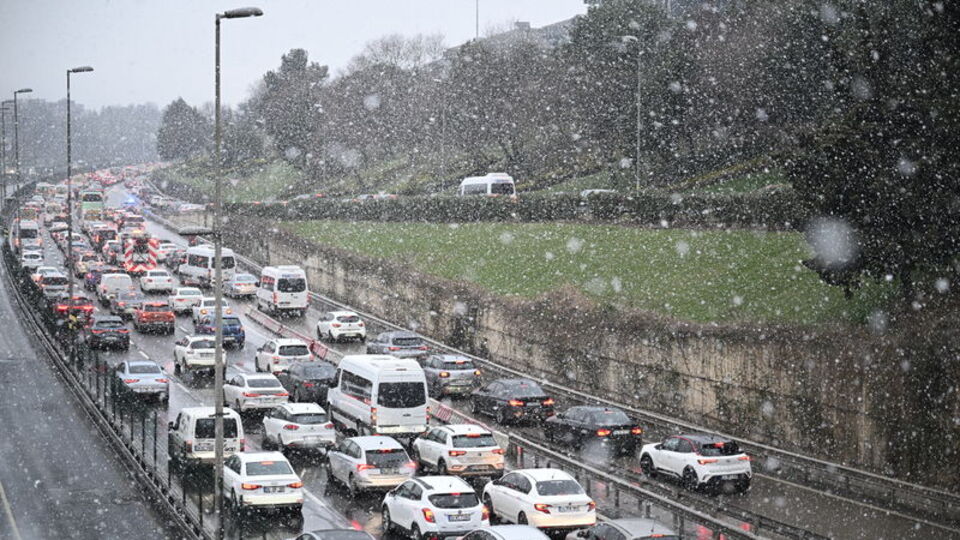 İstanbul'da kar yağışı!