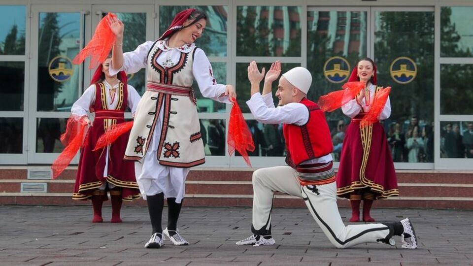 Balkan Halk Oyunları Festivali başladı