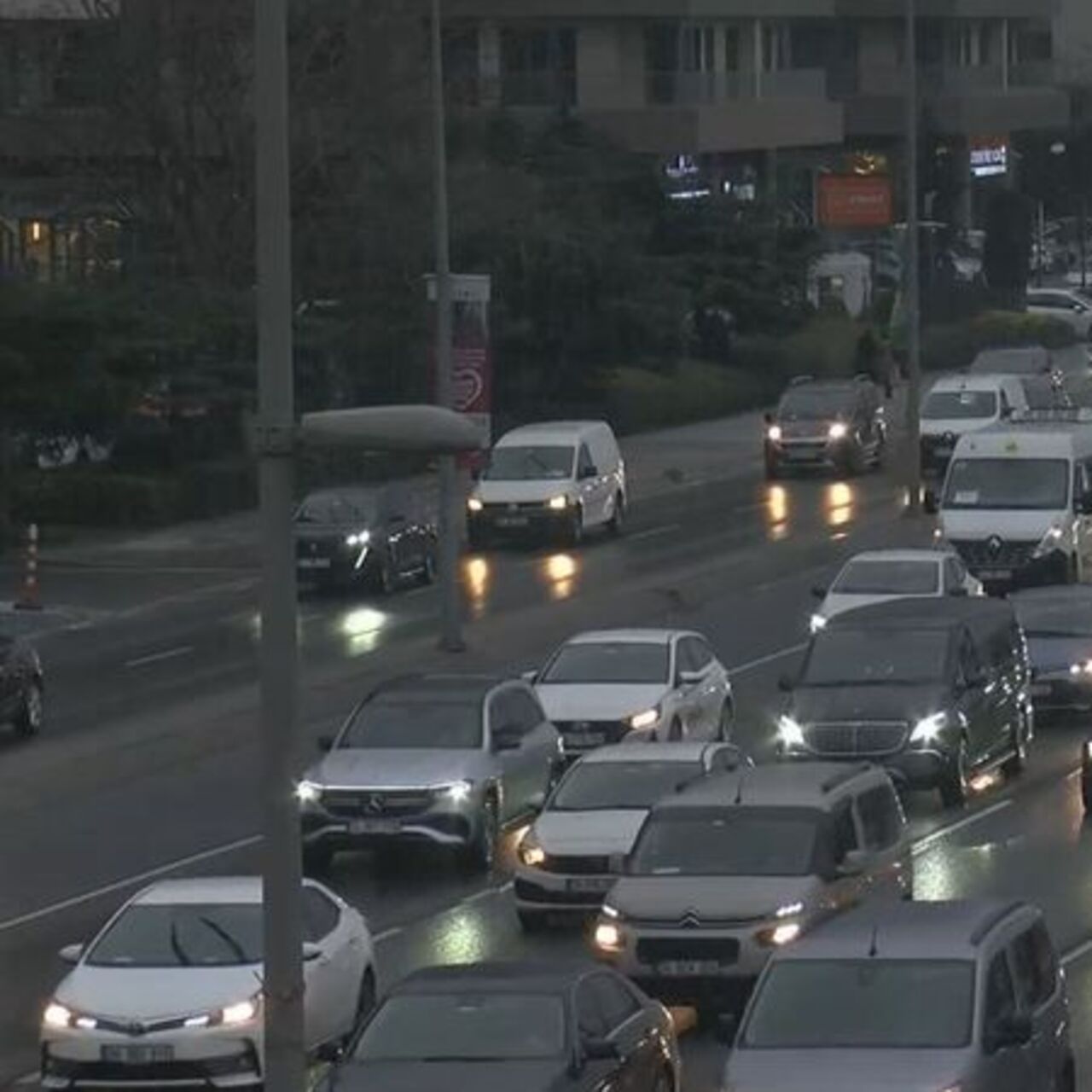 İstanbul'da trafik yoğunluğu yüzde 80'e ulaştı