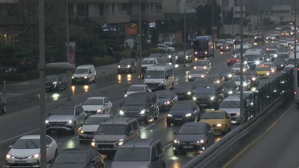 İstanbul'da trafik yoğunluğu yüzde 80'e ulaştı