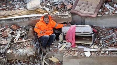 Valilikler 6 Şubat depremlerinin yıl dönümü nedeniyle mesaj yayımladı