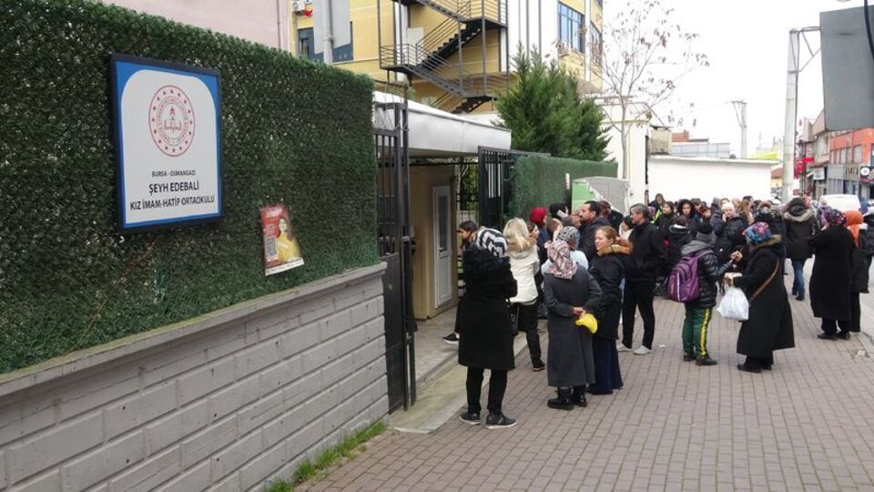 Bursa'da 7 okul daha boşaltıldı