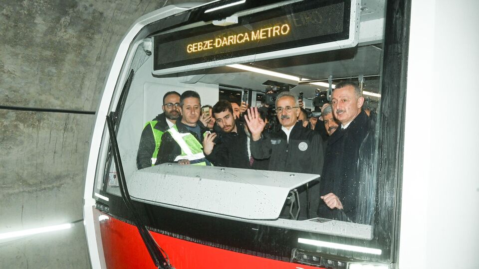 Günde 330 bin yolcu taşıyacak