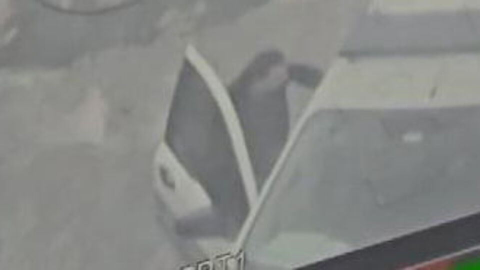 İstanbul'da polislere bıçaklı saldırı!