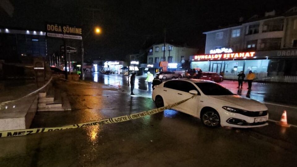 Otomobile ateş açıldı: 1 ölü, 1 yaralı