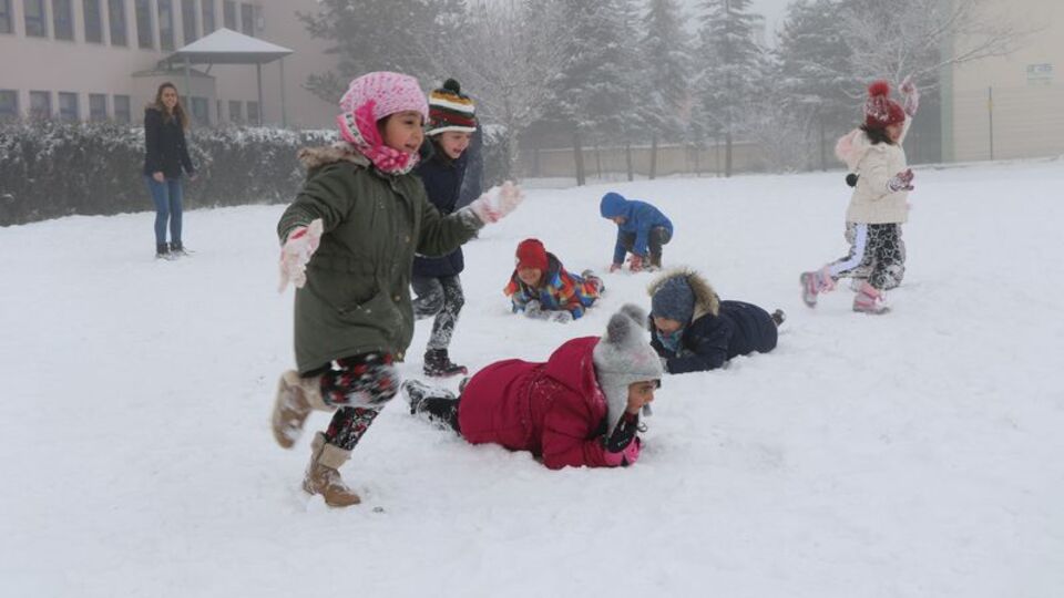 Meteoroloji: Soğuk hava devam edecek! 4 bölgede kar var!