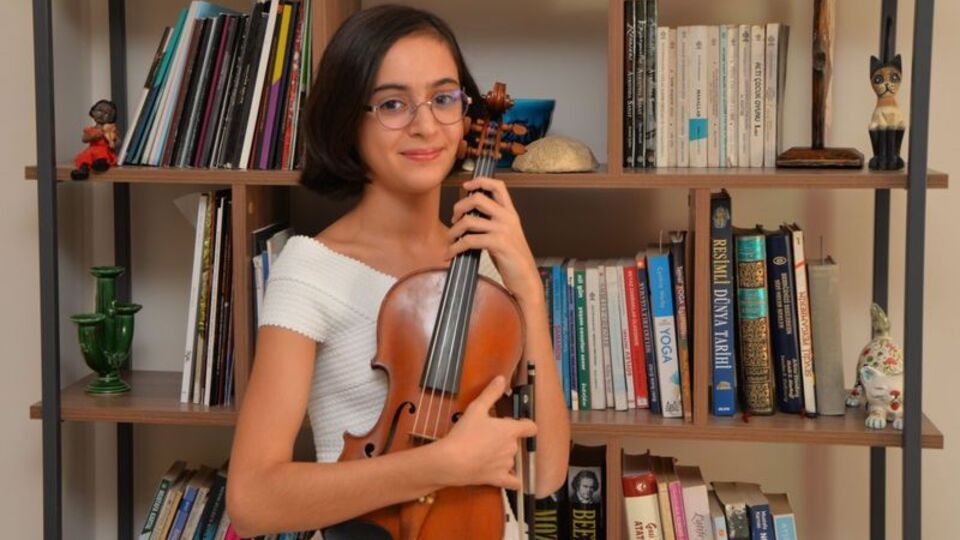 Keman sanatçısı Laçin 3 kişiye can oldu! Doğum gününde evlat acısı!