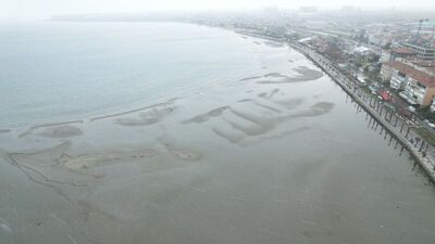 Ürküten görüntü! Silivri'de deniz 150 metre çekildi!