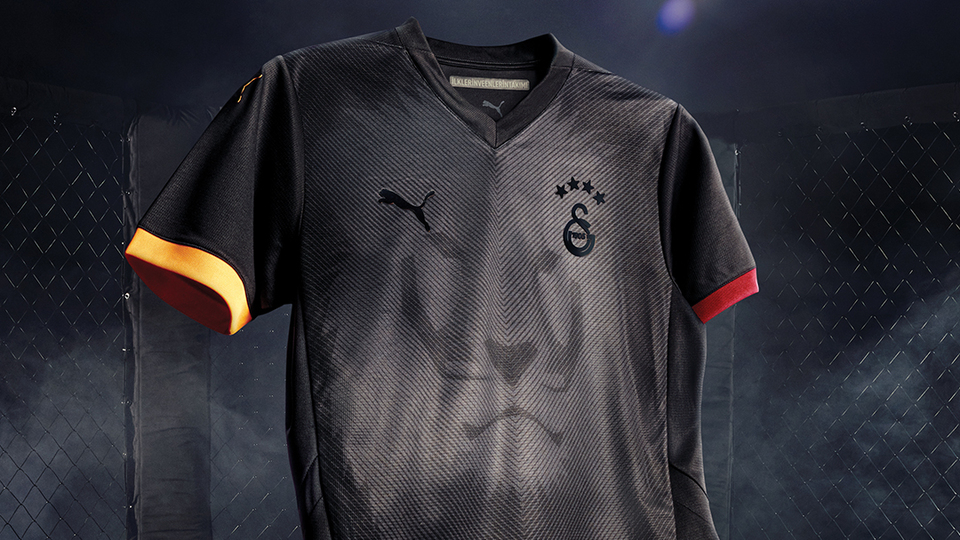 Galatasaray özel formasını tanıttı