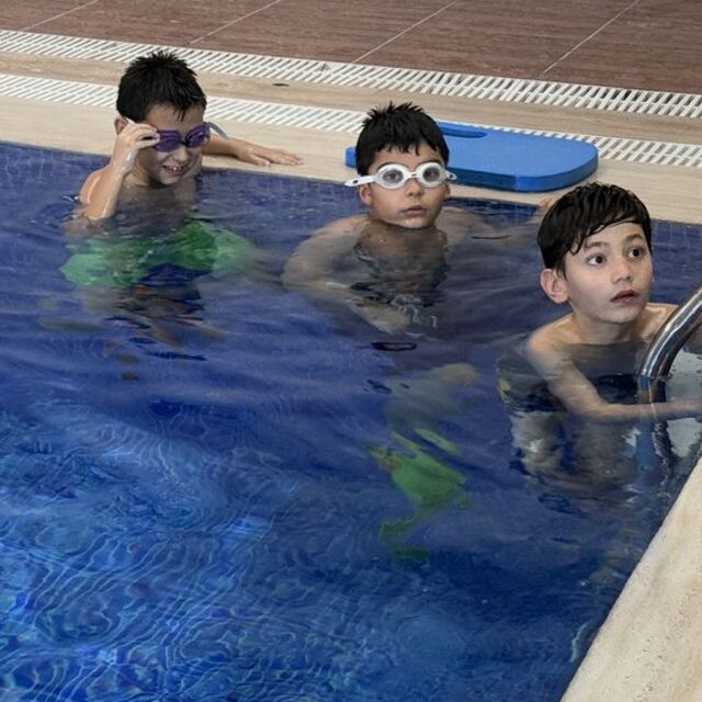 2 yılda 40 özel çocuk yüzmeyi öğrendi