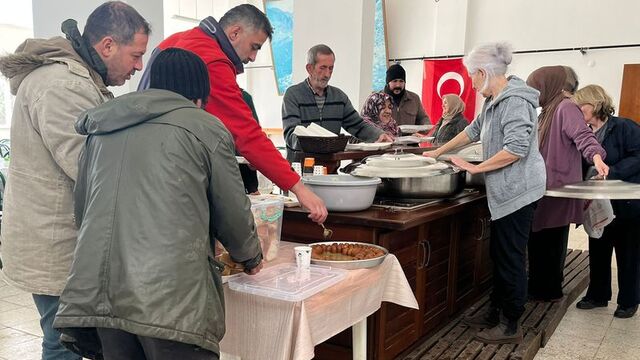 Köyü ziyaret edenlere ücretsiz yemek
