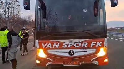 Vanspor FK otobüsüne saldırı!