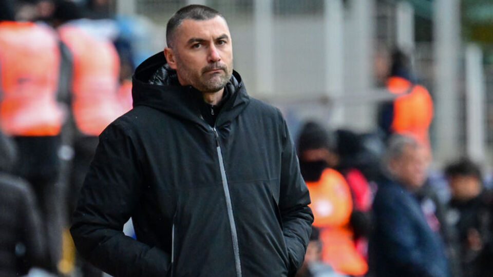 Burak Yılmaz kırmızı kart gördü!