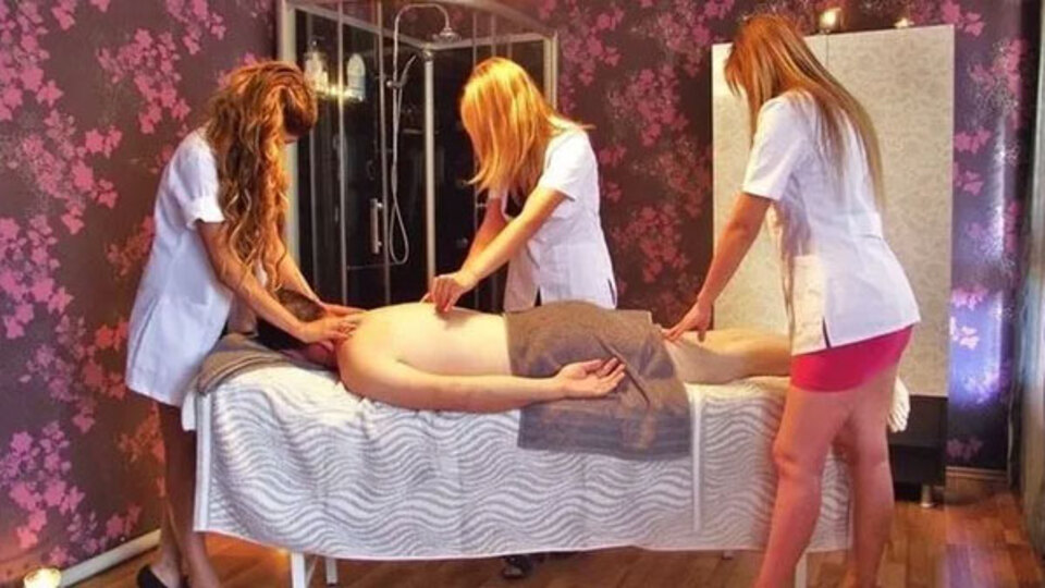 Masaj salonunda kamera düzeneği!