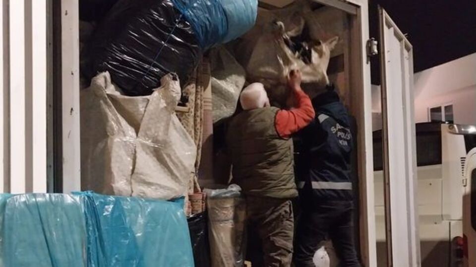 1 kamyonet etil alkol ele geçirildi!