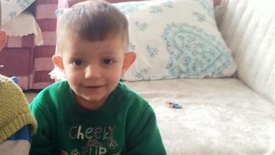 1.5 yaşındaki Enes bebek ağlattı!