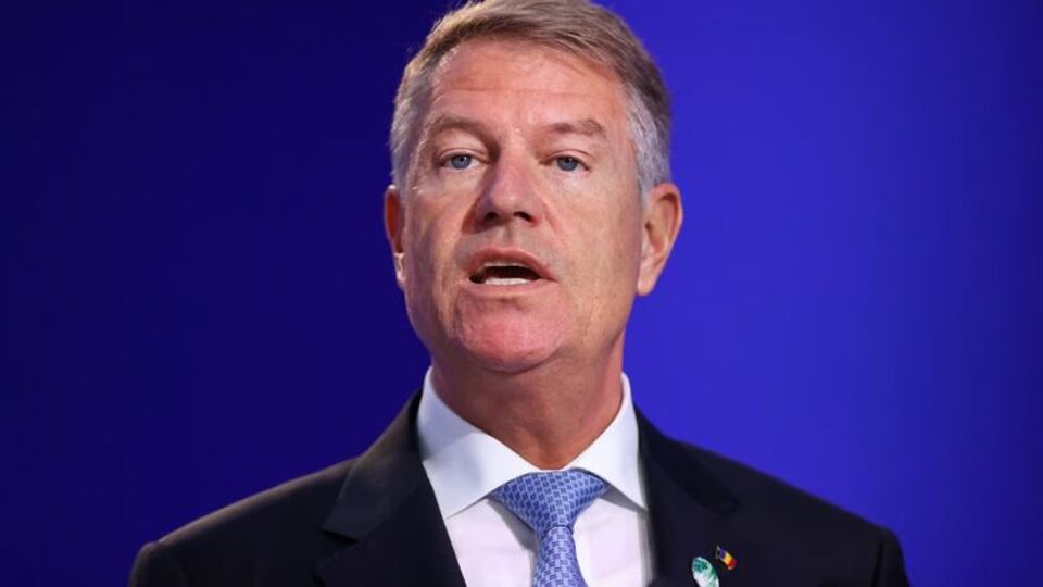 Romanya Cumhurbaşkanı Iohannis istifa etti