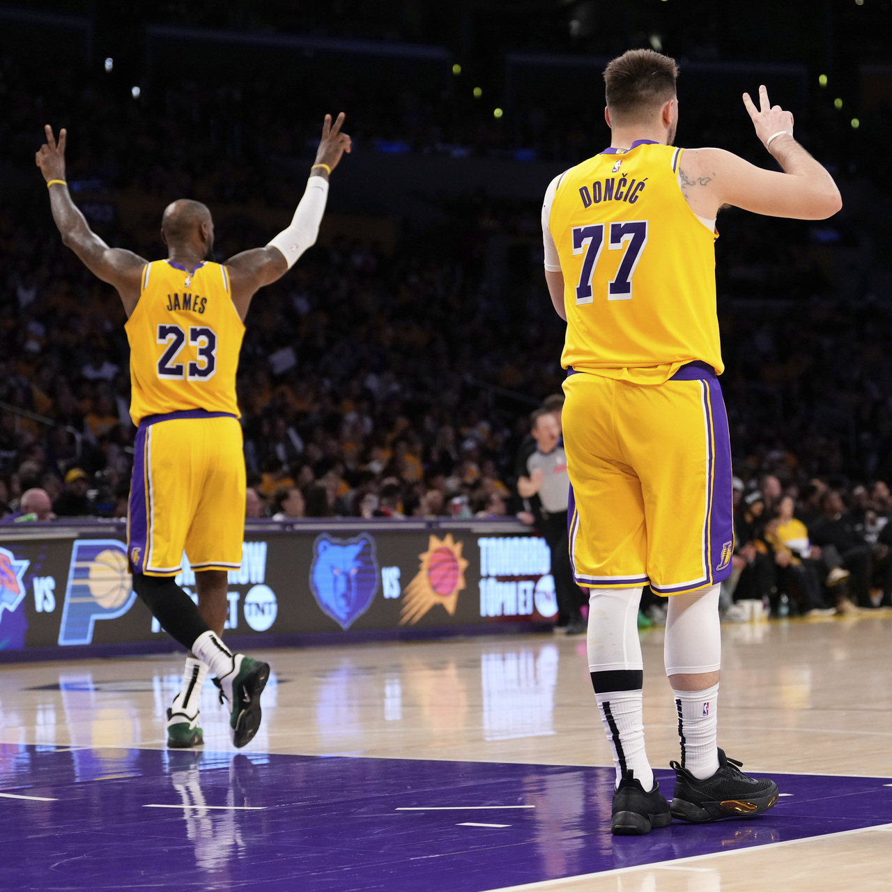 Doncic formayı giydi, Lakers kazandı!