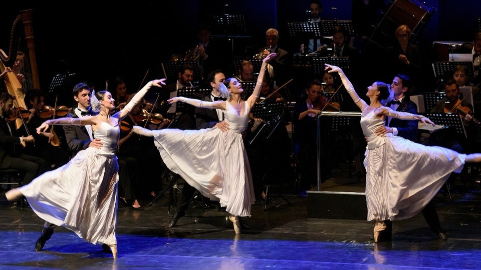 AKM'de Viyana Valsleri ve Türk Valsleri