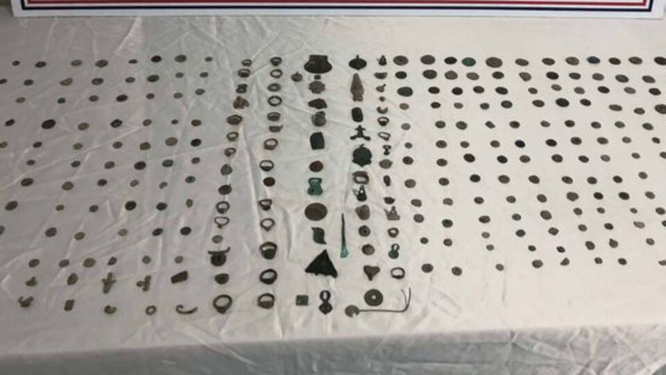 Tarihi eser niteliğinde 328 obje ele geçirildi