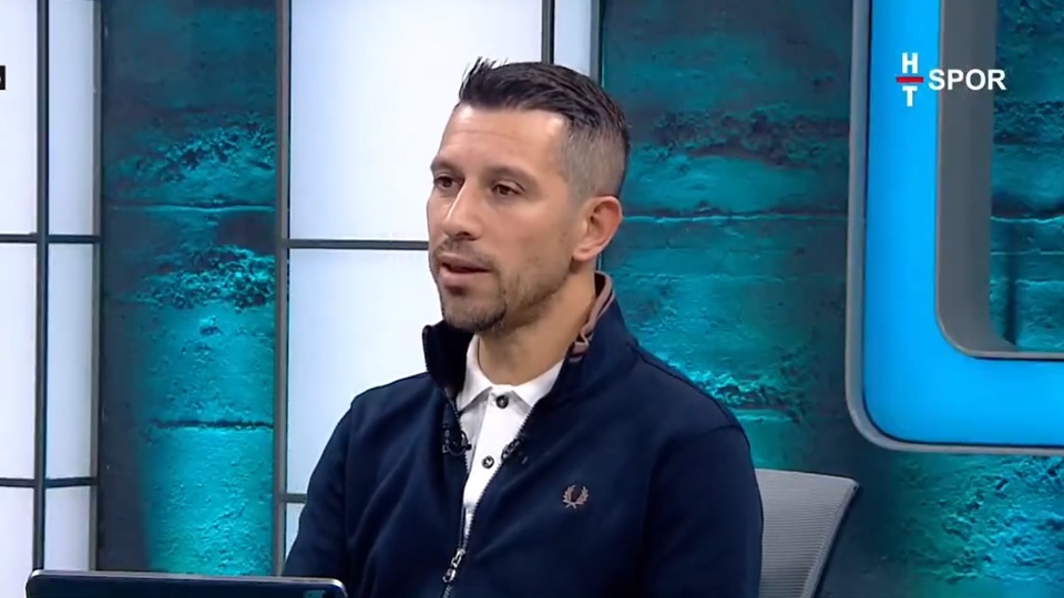 "VAR'a gidip çok net bir penaltıyı vermedi"