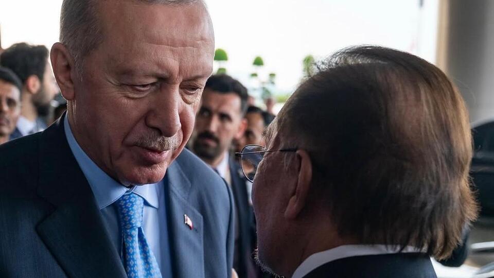 İrem Derici şarkısıyla paylaşım