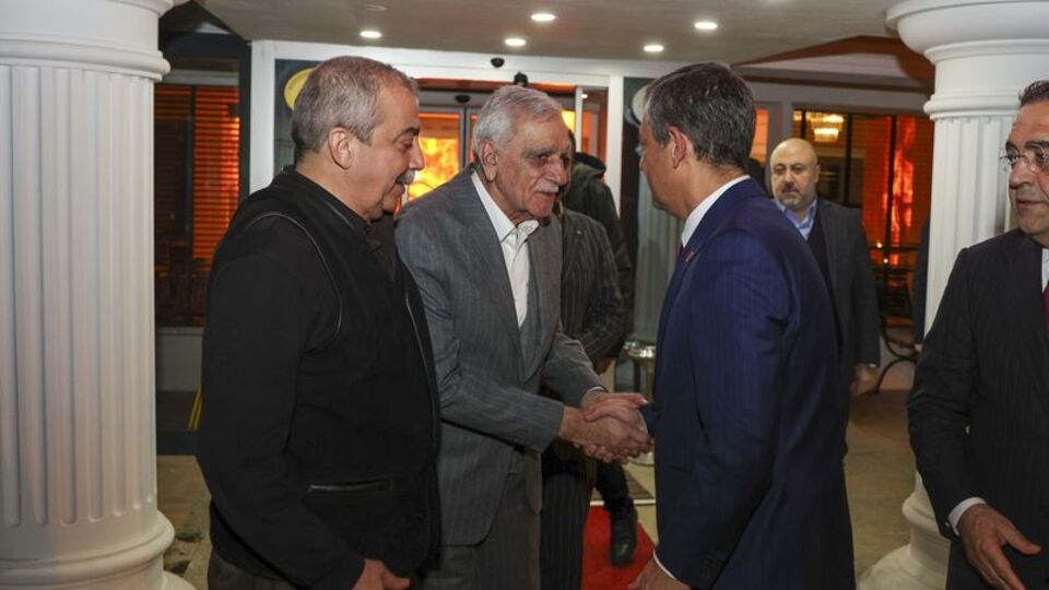 Özel, Ahmet Türk'ü ziyaret etti