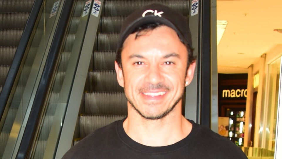 "Nesrin sevgilin mi?" sorusuna cevap