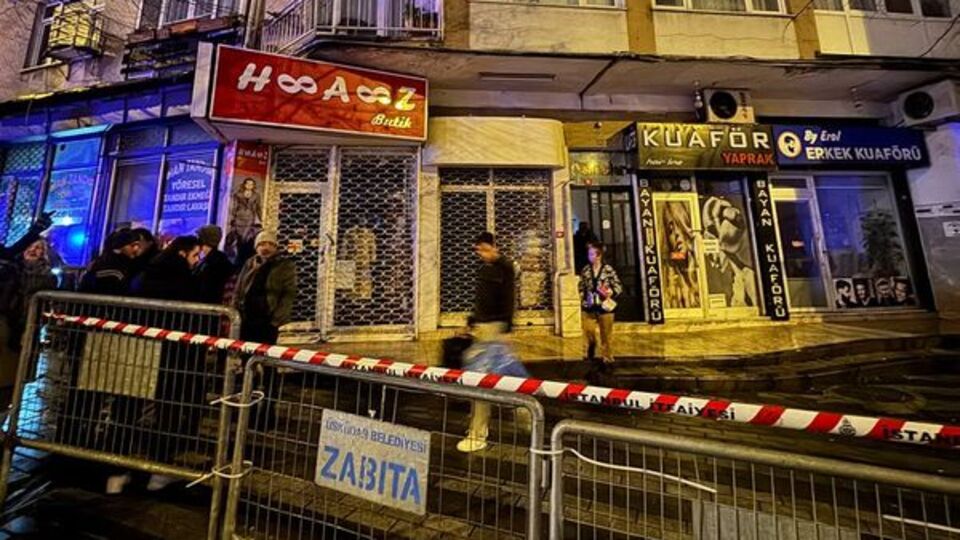 Üsküdar'da istinat duvarı yan yattı: 2 bina boşaltıldı