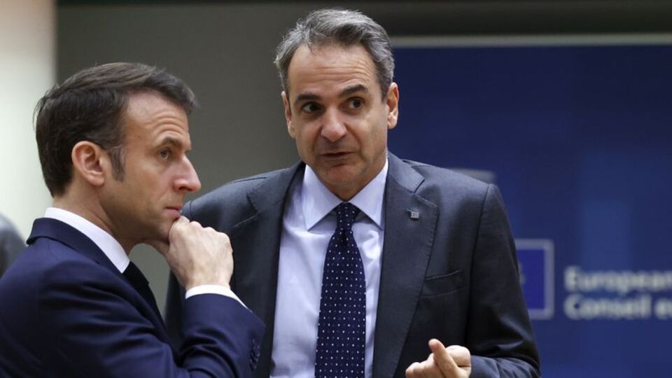 Miçotakis'in "Türkiye'ye füze satmayın" isteğine Macron'dan ret