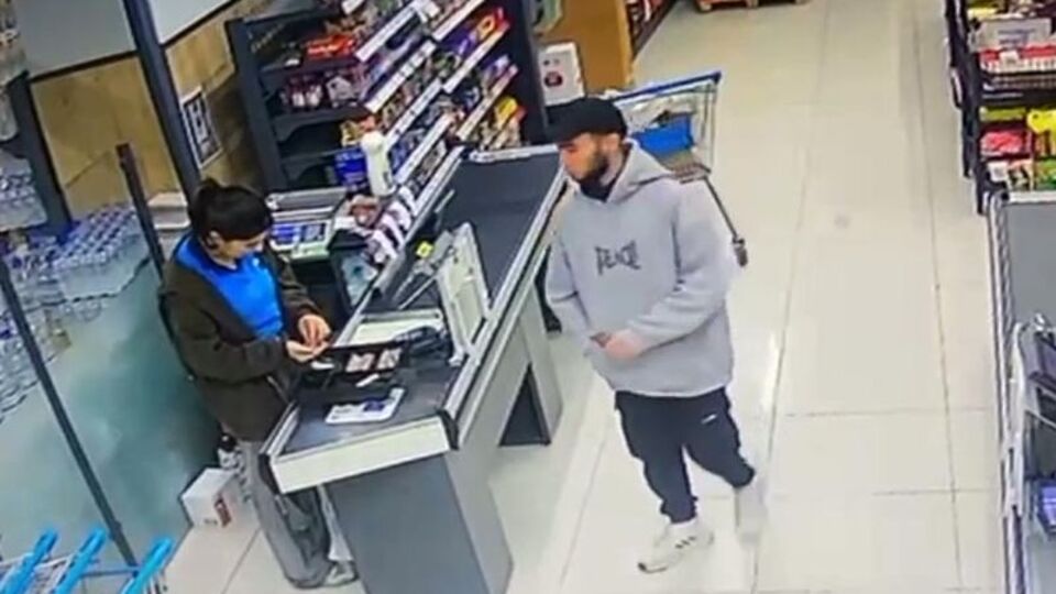 Pastel boyalı bıçakla market soygunu!